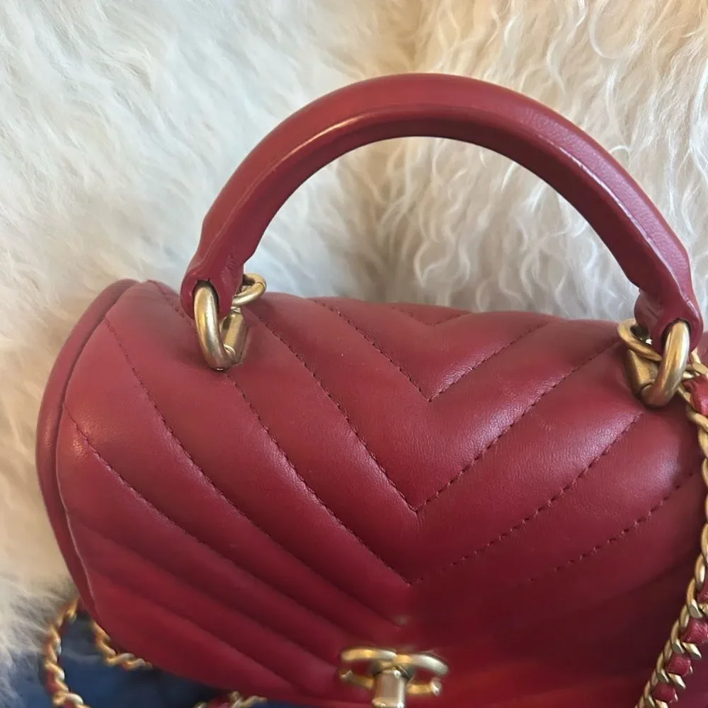 Chanel Red chev coco handle small Leather Handbag